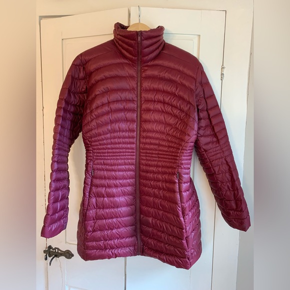 Arc'teryx Jackets & Blazers - Arc'teryx Jacket Women’s Large Down Fill Puffer Mid Length STAINS AT WRISTS READ